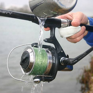 dg_spodding_water.jpg_cap