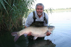A hard week in stiflingly hot temperatures, but with fish like this, who cares? Etang de la Horre in the Champagne Region of Fr