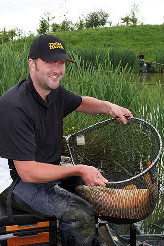 64444_green-un-brian-searle-j12.jpg_cap